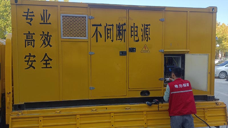 天水柴油发电机组和UPS电源配合使用时，如何避免切换过程中的电力中断？